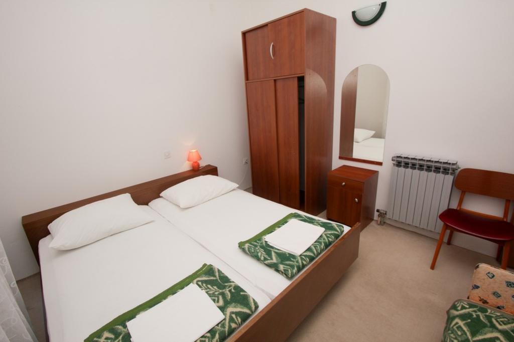 Apartments And Rooms Porto Ražanj Habitación foto