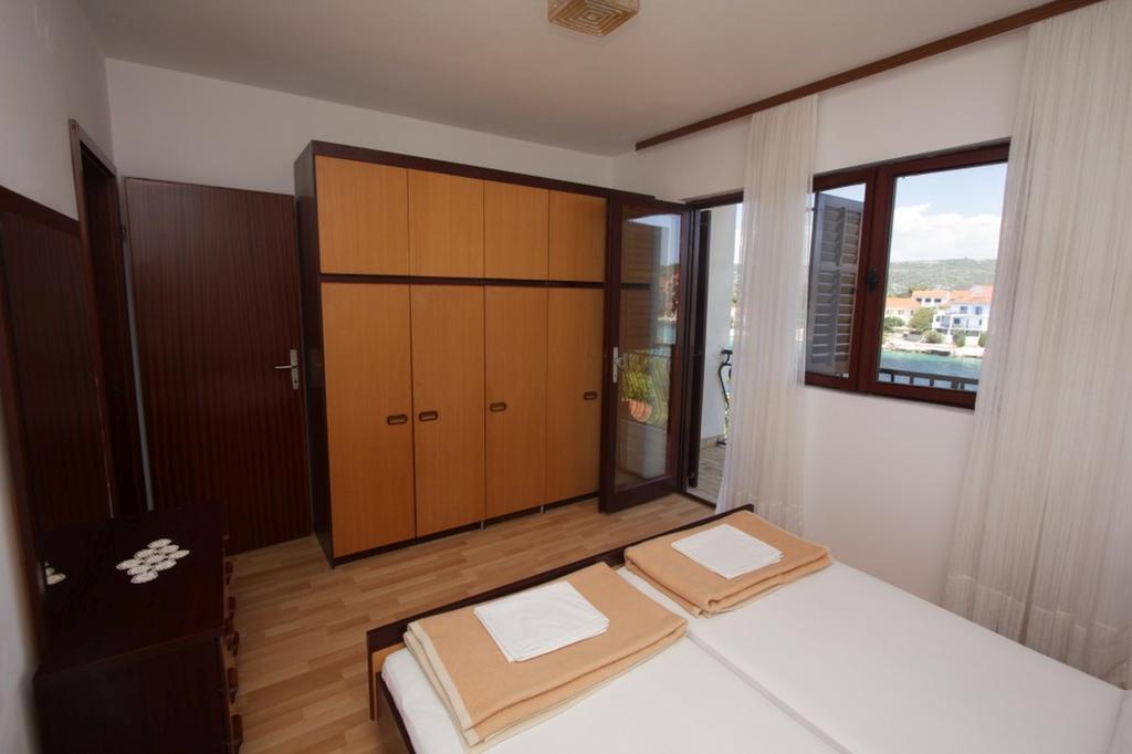 Apartments And Rooms Porto Ražanj Habitación foto